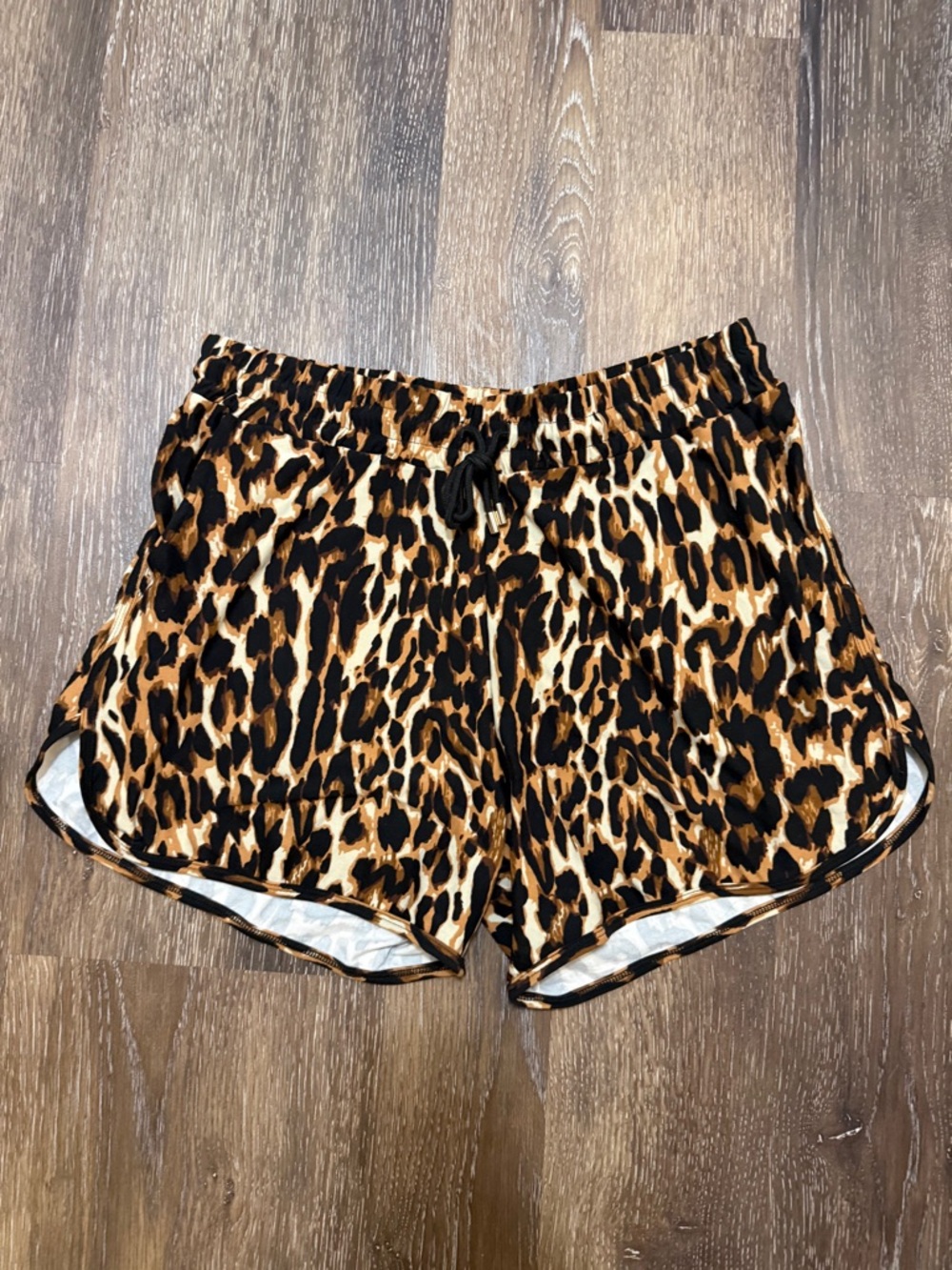 Women’s Leopard Print Athletic Shorts – Brown/Black